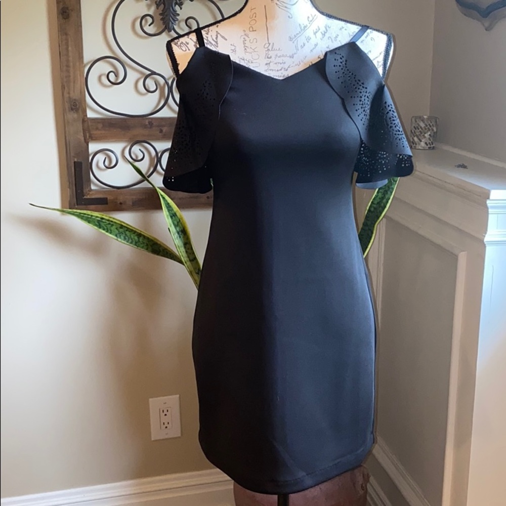 NWT- Saks Fifth Avenue Dress - Black Size Small